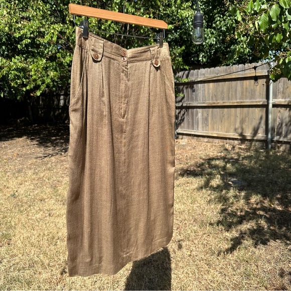 Vintage 1970s tan midi skirt - Picture 9 of 10
